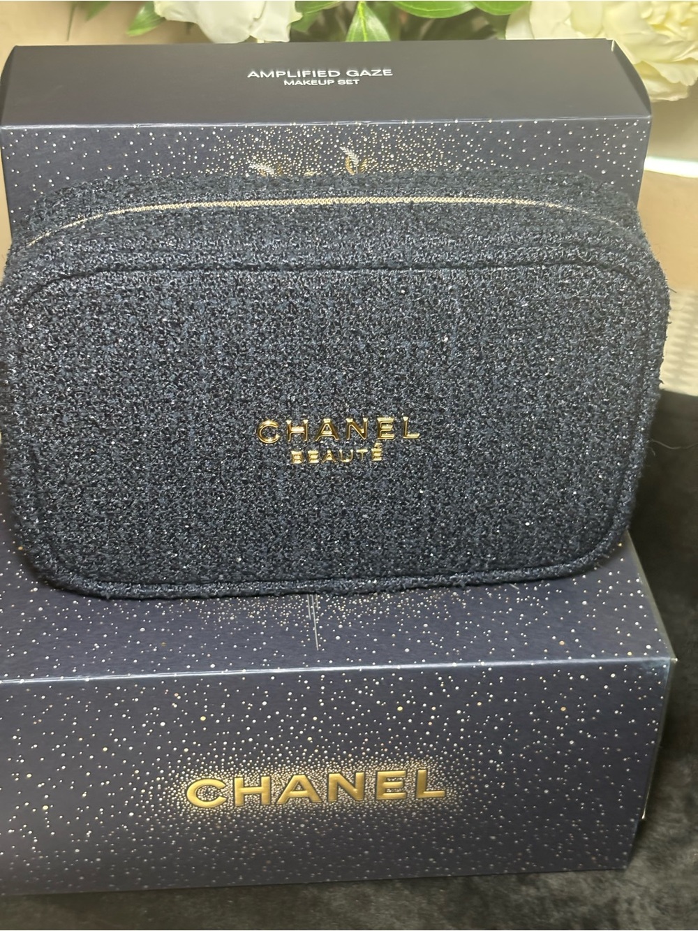 CHANEL Amplified Gaze Makeup Set — Black and Gold Decorative Box - Picture 2 of 10